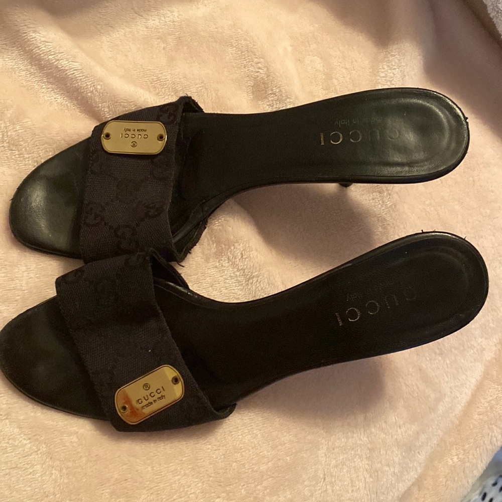Vintage Gucci kitten heels size 7 with gold label